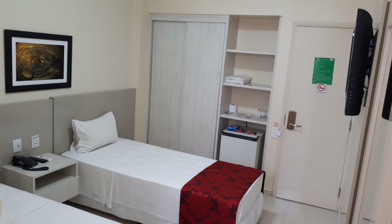 Center Patos Hotel Патус ди Минас Екстериор снимка