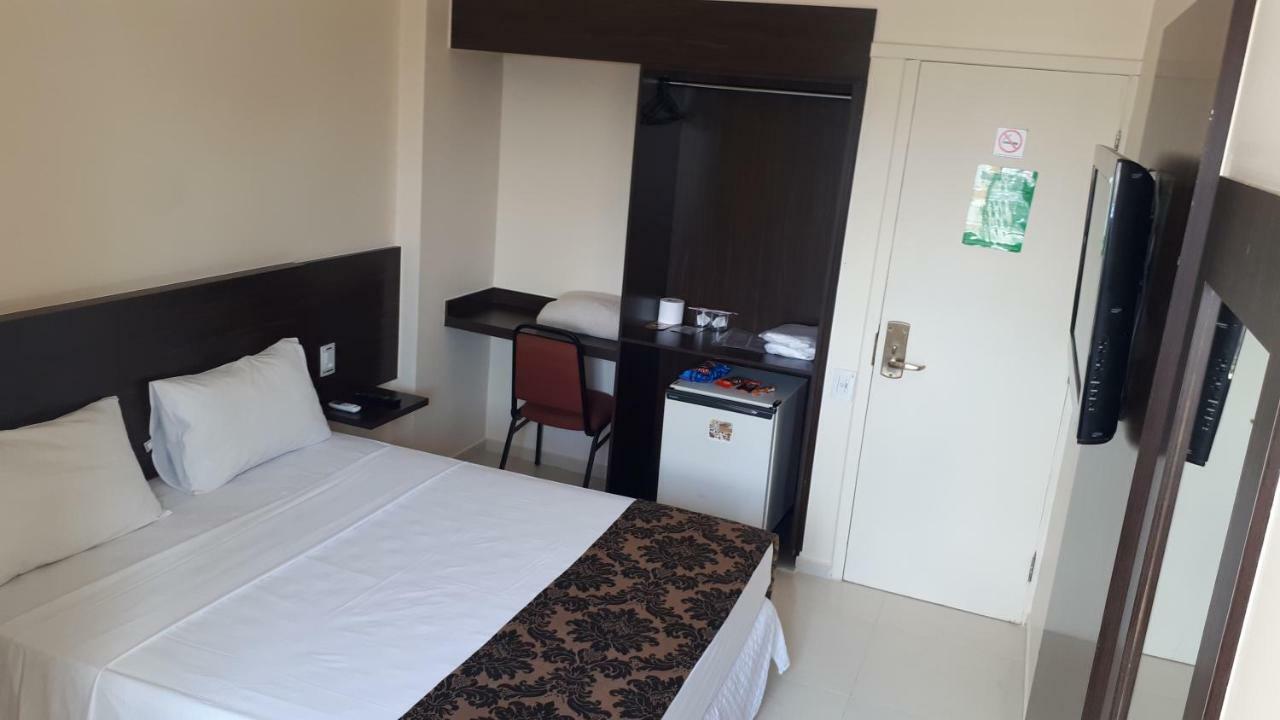 Center Patos Hotel Патус ди Минас Екстериор снимка