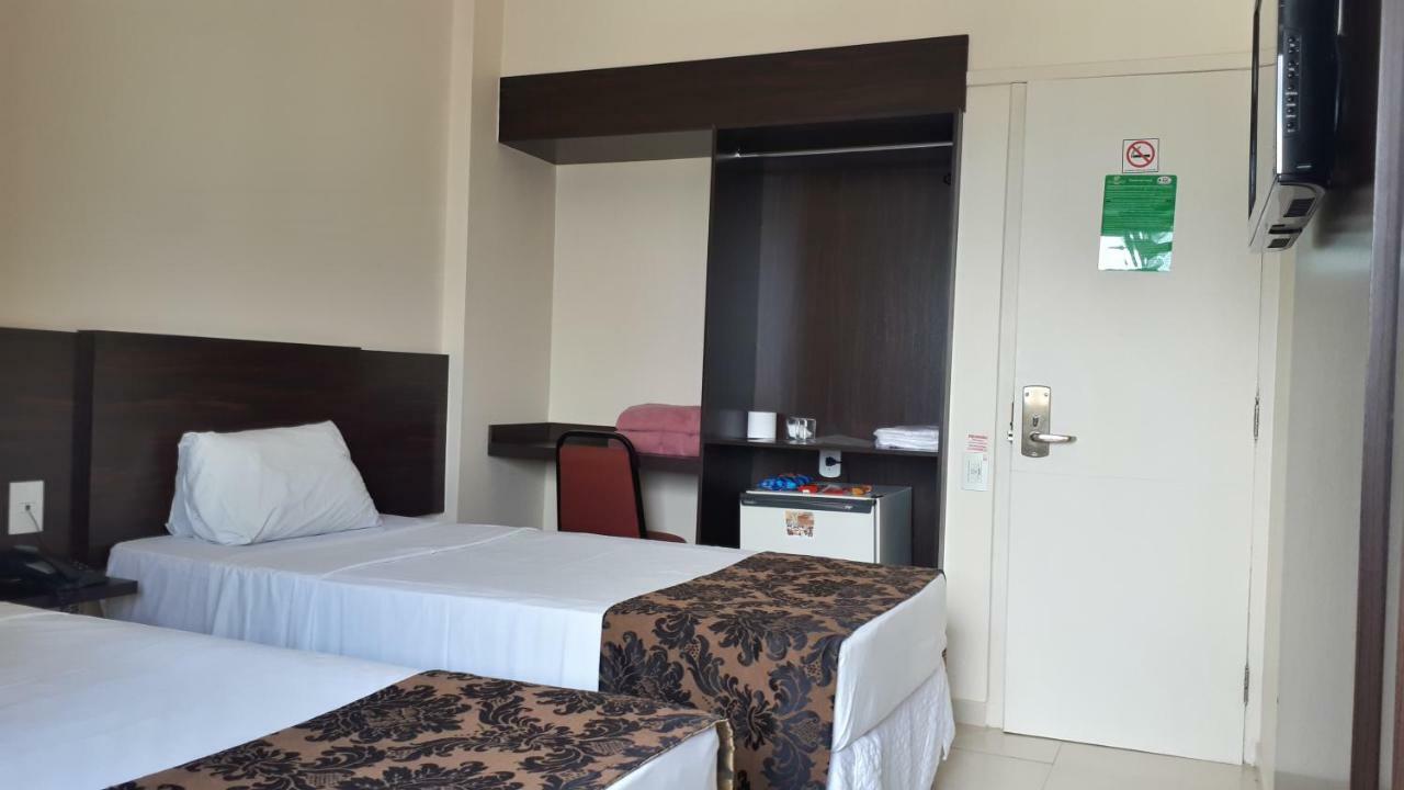 Center Patos Hotel Патус ди Минас Екстериор снимка